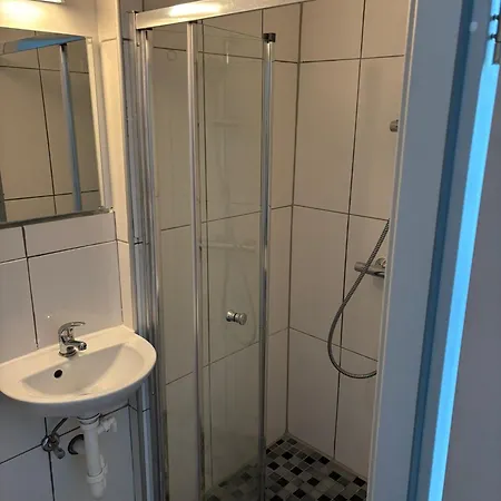 Monteur Boardinghouse Workhomes Zuffenhausen بيت ضيافة